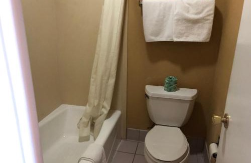 La Grange Hotel | Family-Friendly Stay at La Grange Executive Inn & Suites