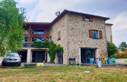 Dareize House | La Grange: Ideal Family Retreat with Pool & Ocean Views
