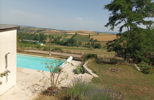 Dareize House | La Grange: Ideal Family Retreat with Pool & Ocean Views