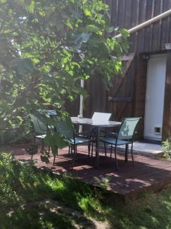 Le Tremblay-sur-Mauldre House | Relax at La Grange: Family-Friendly Stay with Garden Access