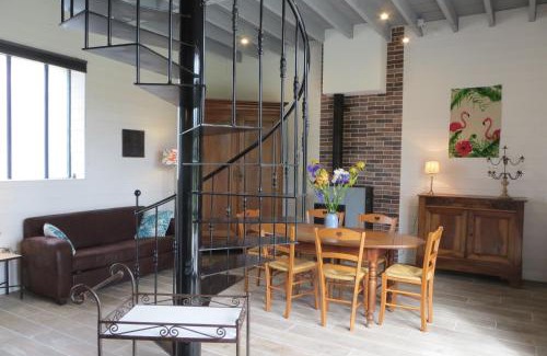 Montlouis-sur-Loire House | Oceanfront Retreat at LA GRANGE: Rated 9.3 by Guests