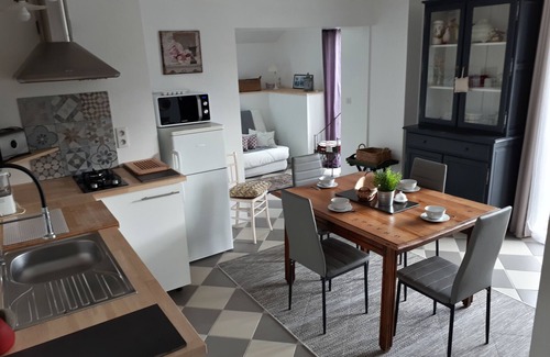 Edern House | Impeccable Stay at La Grange with Family-Friendly Amenities
