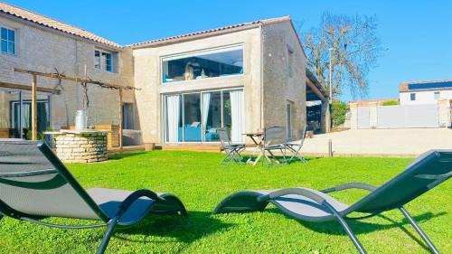 Saint-Medard-d'Aunis House | Relaxing Retreat at La Grange - Gîte de Prestige, La Rochelle