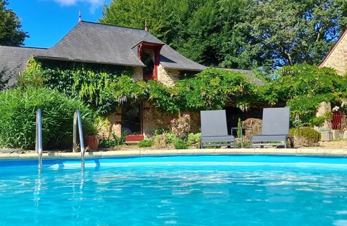 Saint-Sauveur-de-Flee House | La Grange - Guest house in Anjou Bleu