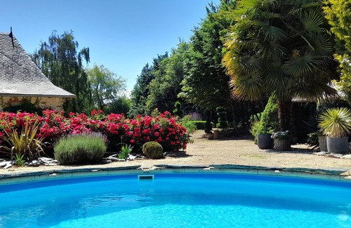 Saint-Sauveur-de-Flee House | Discover La Grange: Family-Friendly Guest House in Anjou Bleu