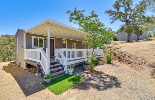 Coulterville House | Cozy La Grange Home with Pool and Covered Patio Getaway