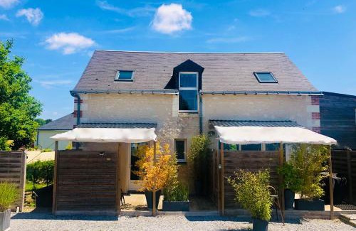 Saint-Avertin Apartment | Family-Friendly Retreat at La Grange Lucien with Pool