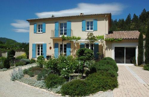 Remuzat Villa | Experience La Gravelière: Oceanfront Bliss with Pet-Friendly Amenities