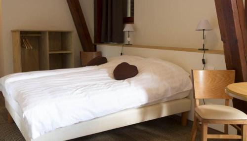 Mittelbergheim Bed & Breakfast | Family-Friendly Retreat at La Griffe à Foin Restaurant