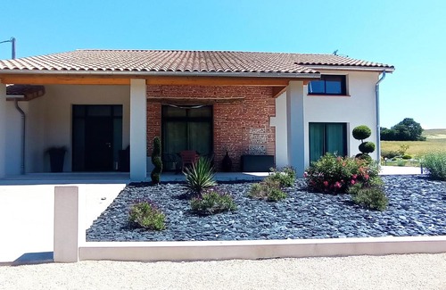 Lias House | Discover La Grimoise: Cozy Countryside Retreat with Pool