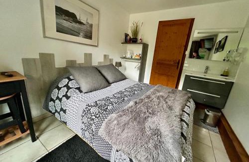 Pennedepie Bed & Breakfast | LA GRIOTTE 2: Spa, Pool & Child-Friendly Retreat