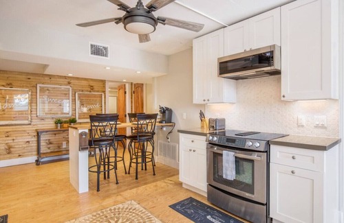 Dripping Springs RV Rental | Charming La Hacienda Retreat: Pool, Brewery & Playground Fun