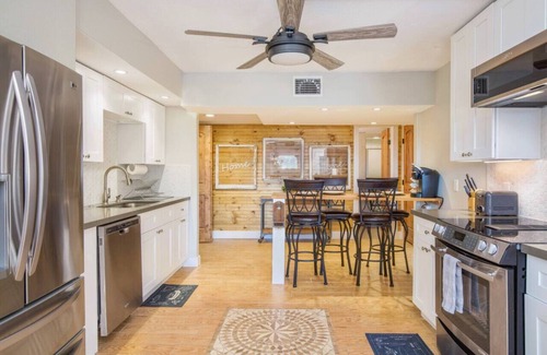 Dripping Springs RV Rental | Charming La Hacienda Retreat: Pool, Brewery & Playground Fun