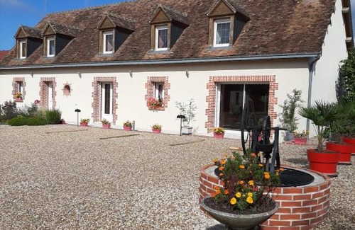 Mur-de-Sologne Bed & Breakfast | Oceanfront Escape at La Halte de Chambord - Rated 9.1/10