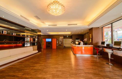 Sinsing District Hotel | Modern San Hua Hotel: Breakfast Included & Family-Friendly