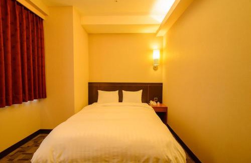 Sinsing District Hotel | Modern San Hua Hotel: Breakfast Included & Family-Friendly