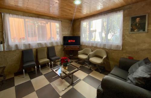 San Lorenzo House | Inviting La Huerta de Don Felipe: Pet-Friendly Escape