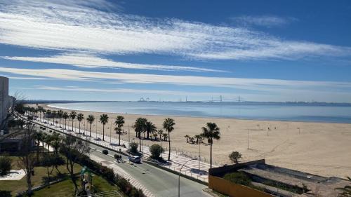 Valdelagrana Apartment | Discover Oceanfront Bliss at La ilusión de Pepa