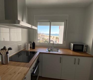 Valdelagrana Apartment | Discover Oceanfront Bliss at La ilusión de Pepa