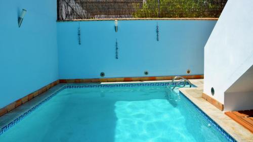 Alzira House | Experience La Isla del Júcar: 4-Star Oceanfront Retreat