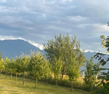 Voila House | Family-Friendly Retreat at La Izvoare Pensiune-Păstrăvărie