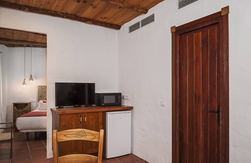 Conil de la Frontera City Center Hotel | Eco-Friendly Retreat: La Jabega with Spa & Family Amenities