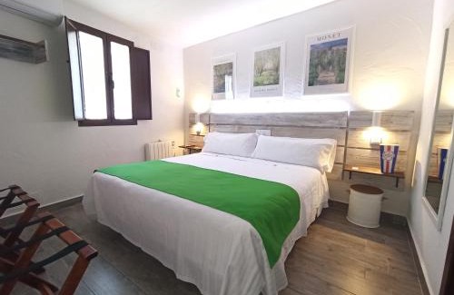 Zahara de la Sierra Hotel | Child-Friendly Casa Hotel LA JARANA with Great Reviews