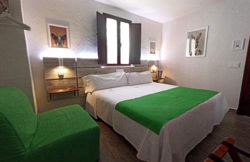 Zahara de la Sierra Hotel | Child-Friendly Casa Hotel LA JARANA with Great Reviews