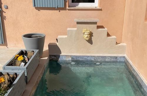 Cabrieres-dʼAigues Apartment | Discover La Jasse: Oceanfront Haven with Pool Access