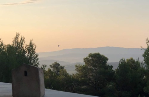 Murs House | La Jaumière: Heated Pool & Breathtaking Views Await