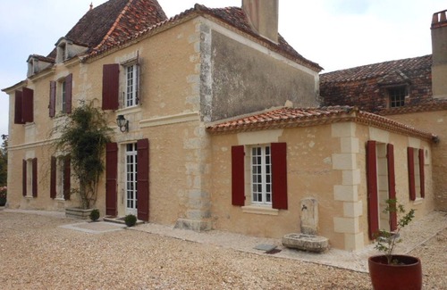 Grignols Villa | Discover La Jembertie: Ideal Stay in Périgord with Pool