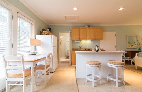 La Jolla Alta Condo | La Jolla Cottage: Family-Friendly Retreat with Breakfast