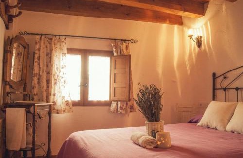 Laguna del Marquesado House | Pet-Friendly Retreat at La Lagunilla, Rated 9.5/10!