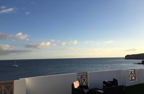 Pajara Apartment | Ocean View Retreat at La Lajita with Spa & Breakfast