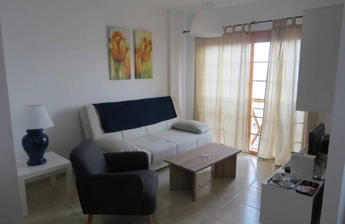 Pajara Apartment | Ocean View Retreat at La Lajita with Spa & Breakfast