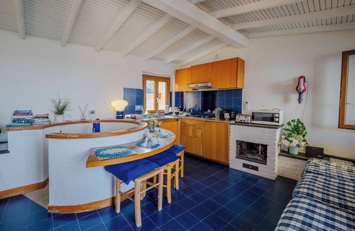 Manarola Apartment | Discover La Lampara: Sea View Terrace Apartment with AC