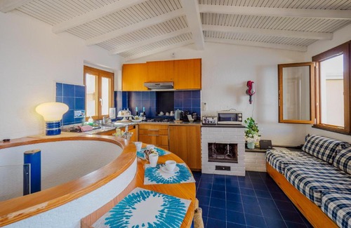 Manarola Apartment | Sea View Terrace Apartment with Pet-Friendly Amenities