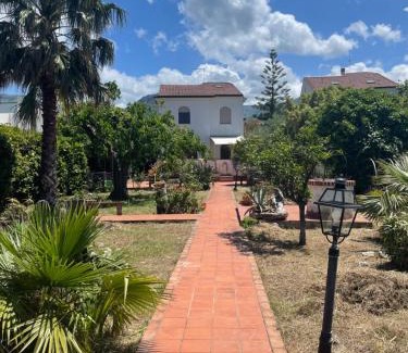 Torrenova House | La Lampara sul Mare
