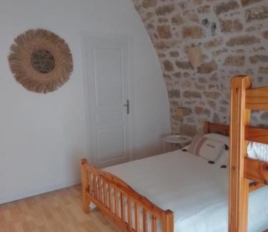 Paulhe House | Pet-Friendly Retreat at La Lauzet – Rated 9/10 by Guests
