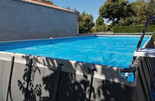 Chauve House | Charming Grande Maison with Garden & Spa Amenities