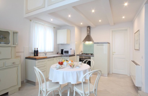 San Lorenzo Apartment | Discover LA LIMONAIA - CASA RABATTI 1823 in Florence