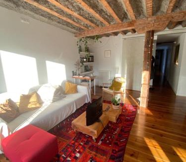 Burgos Apartment | Family-Friendly Retreat at La Linterna de San Lorenzo