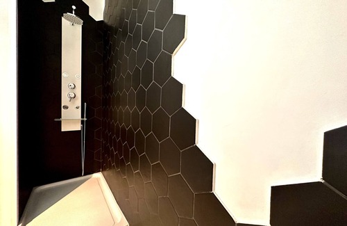 Dinant House | Cozy Retreat at La Little House de Dinant with Breakfast