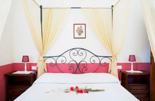 Orvieto House | Cozy Oceanfront Retreat at La Locanda Dell'olmo