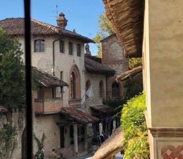 Grazzano Visconti House | Discover La Locanda di Grazzano Visconti: Pet & Child Friendly