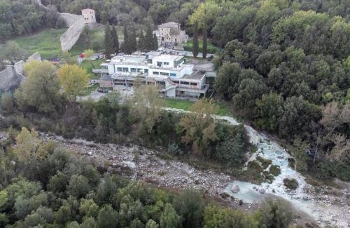 Bagni di Petriolo Hotel | Pet-Friendly Retreat at La Locanda di Petriolo with Spa