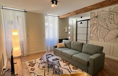 Centre Ville Apartment | La Loge de L'odéon-t3 + Terrasse + Cave-3 min à Pied du Centre Ville 6 Personnes