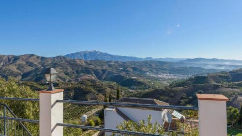 Cutar House | Relax at La Loma de Cútar with Pool & Family Amenities