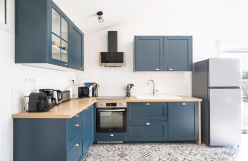 Les Conches House | Tranquil La Longère des Surfeurs - Family-Friendly Retreat