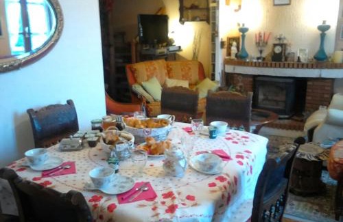 Bezenet Bed & Breakfast | Pet-Friendly La Longère des Gillettes with Ocean Views